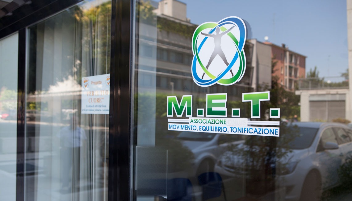 L'ingresso di M.E.T. in Piazza Manzoni 4/E a Modena